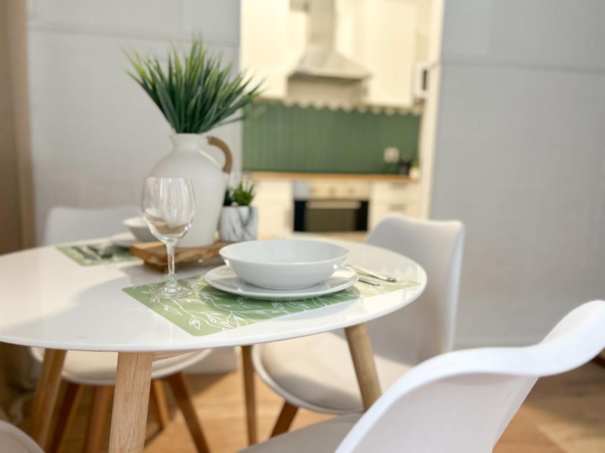 Apartamento Plaza Castilleja de la Cuesta Kültér fotó